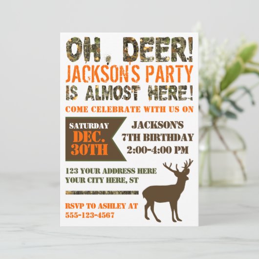 Uitnodiging voor hertenjacht op verjaardag | Camo  (Staand voorkant)