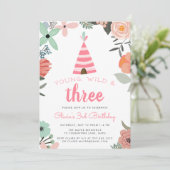 Uitnodiging voor jonge, wilde en drie verjaardag (Staand voorkant)