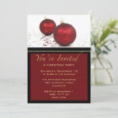 Uitnodiging voor kerstfeest Red Baubles (Staand voorkant)
