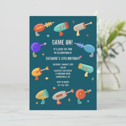 Uitnodiging voor laserPistolen (Staand voorkant)