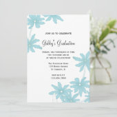 Uitnodiging voor Light Blue Daisies Gradues Party (Staand voorkant)