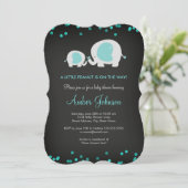 Uitnodiging voor Little Peanut Chalkboard Blauwe B (Staand voorkant)