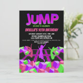 Uitnodiging voor meisjes trampolineparkfeest (Staand voorkant)