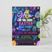 Uitnodiging voor Paaseieren zoeken bij donker lich (Staand voorkant)