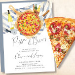 Uitnodiging voor Pizza & Brew Engagement Party<br><div class="desc">Casual pizza's en brews verlovingsfeest met een pizza op een pizzaschil met flessen bier en wijn op een blauwe en witte strepe tafellade. Verkrijgbaar in onze winkel voor een vrijgezellenfeest- en repetitiediner.</div>