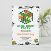 Uitnodiging voor puzzelkubus spel feestje (Staand voorkant)