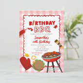 Uitnodiging voor rode gingham verjaardagsbarbecue (Staand voorkant)