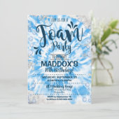 Uitnodiging voor schuimfeest jongen tie-dye schuim (Staand voorkant)