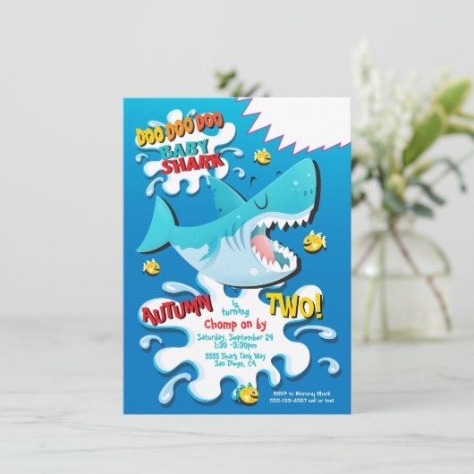 uitnodiging voor Shark Baby Birthday Party (Staand voorkant)