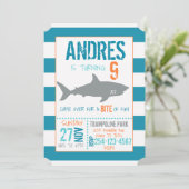 Uitnodiging voor Shark Birthday (Staand voorkant)