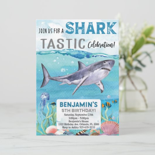 Uitnodiging voor Shark Birthday (Staand voorkant)