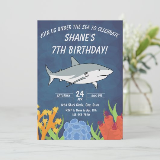 Uitnodiging voor Shark Birthday (Staand voorkant)