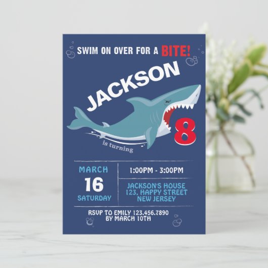 Uitnodiging voor Shark Birthday. Bite party (Staand voorkant)