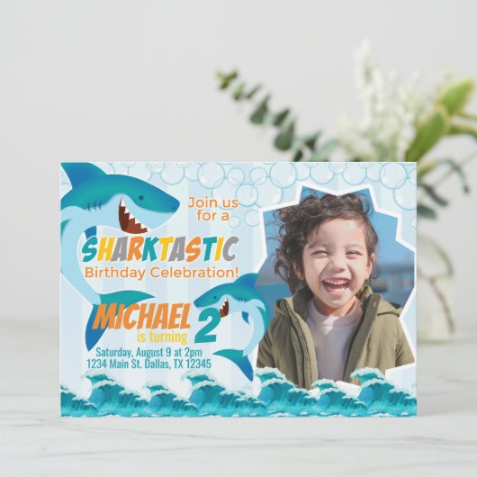 Uitnodiging voor Shark Birthday Party (Staand voorkant)