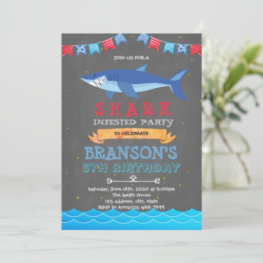 uitnodiging voor Shark Birthday Party (Staand voorkant)