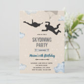 Uitnodiging voor skydiving feest thema (Staand voorkant)
