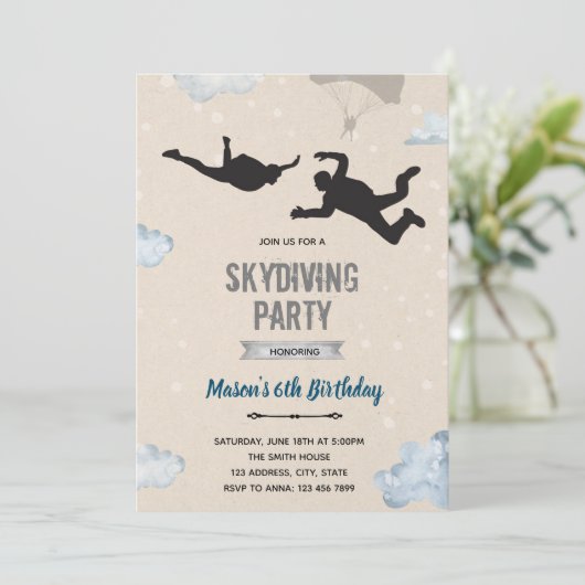 Uitnodiging voor skydiving feestthema (Staand voorkant)