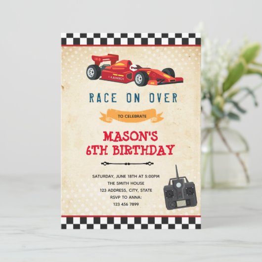 Uitnodiging voor speelgoed van raceauto (Staand voorkant)