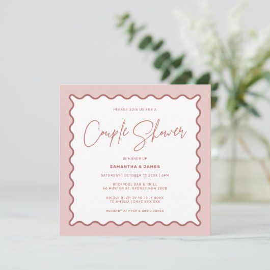 Uitnodiging voor tweetone Wavy Border Couple (Staand voorkant)