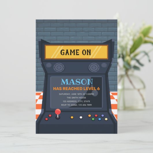 Uitnodiging voor verjaardag van arcade-spel (Staand voorkant)