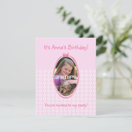 Uitnodiging voor verjaardagsfeest van een meisje u (Staand voorkant)