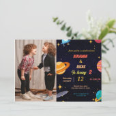 Uitnodiging voor verjaardagsfeestje bij moderne Sp (Staand voorkant)