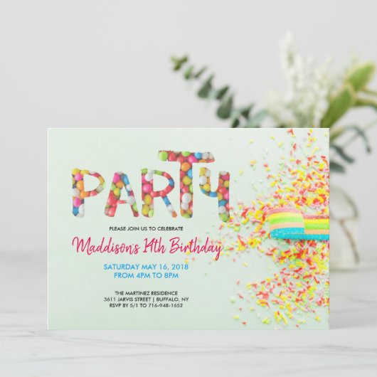 Uitnodiging voor verjaardagsfeestje met strooideco (Staand voorkant)