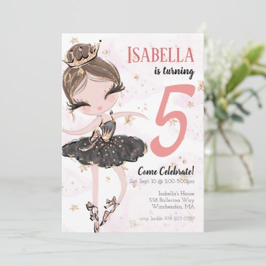 Uitnodiging voor verjaardagsfeestje van bruine bal (Staand voorkant)