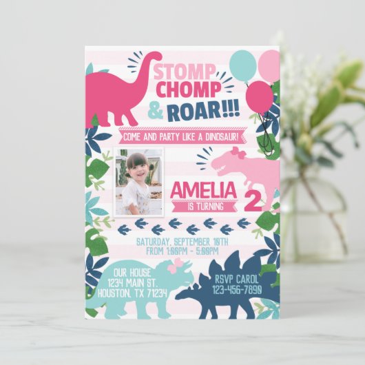 Uitnodiging voor verjaardagsfeestje van dinosaurië (Staand voorkant)