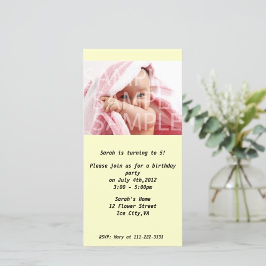 Uitnodiging voor verjaardagsfeestje van het kind (Staand voorkant)