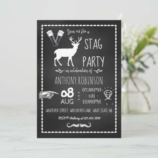 Uitnodiging voor vrijgezellenfeest op krijtbord (Staand voorkant)