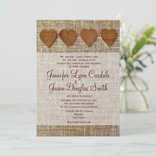 Uitnodiging voor Wooden Hearts Burlap (Staand voorkant)