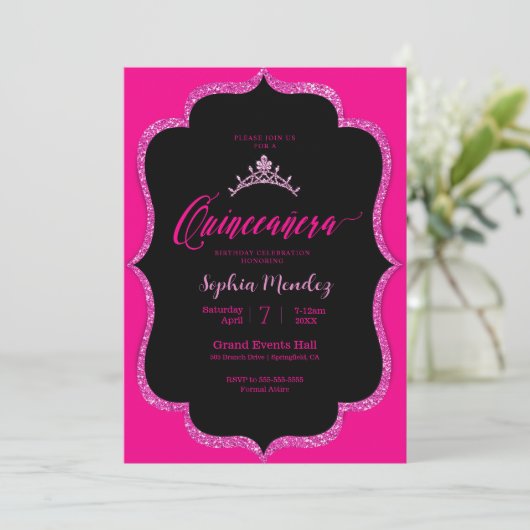 Uitnodiging voor zwarte en roze Quinceanera (Staand voorkant)