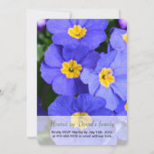 Uitnodigingen tot graduatie van  blauwe tuinbloeme (Achterkant)