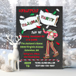 Uitnodigingen van de kerstpartij Pajama<br><div class="desc">Superschattige kerstfeest Pajama met veren kussens,  lelijke trui pj op een krijtbordachtergrond. Geweldig voor kinderen en volwassenen!</div>