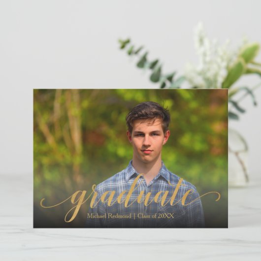 Uitnodigingen van Elegant Gold Script Graduation P (Staand voorkant)