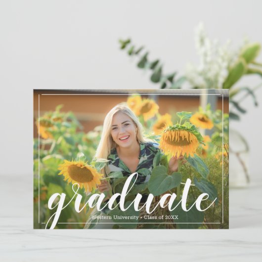 Uitnodigingen van Trendy Script Photo Graduation P (Staand voorkant)