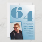 Uitnodigingen voor 64ste verjaardag met blauwe man (Voorkant)