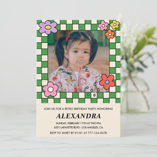 Uitnodigingen voor de 7e verjaardag Retro Groovy F (Staand voorkant)