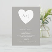 Uitnodigingen voor een modern hartenmonogram voor  (Staand voorkant)