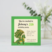 Uitnodigingen voor groene dragon cartoon verjaarda (Staand voorkant)