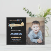 Uitnodigingen voor verjaardagsfeestje met vliegtui (Staand voorkant)