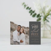 Uitnodigingen voor verlovingsfeest met pop clink f (Staand voorkant)