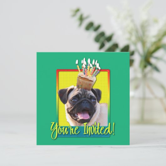 Uitnodigingscupcake - Pug Kaart (Staand voorkant)