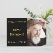 Uitnodigingsfoto 80ste verjaardag zwart voor manne kaart (Staand voorkant)