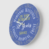 Uitreiking van verpleegkundige met jaren uitbetaal grote klok (Hoek)