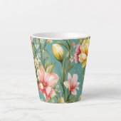 Uitstekende roze, gele Magnolia met witte bloemen Latte Mok (Voorkant)