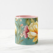 Uitstekende roze, gele Magnolia met witte bloemen Mok (Midden)