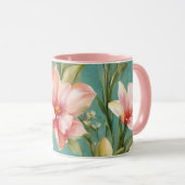 Uitstekende roze, gele Magnolia met witte bloemen Mok (Voorkant rechts)