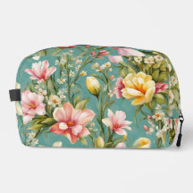 Uitstekende roze, gele Magnolia met witte bloemen